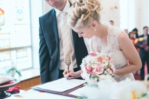 Обручальное кольцо после развода: что с ним делать, можно ли носить, правила хранения