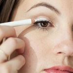 Белый карандаш – палочка-выручалочка в макияже