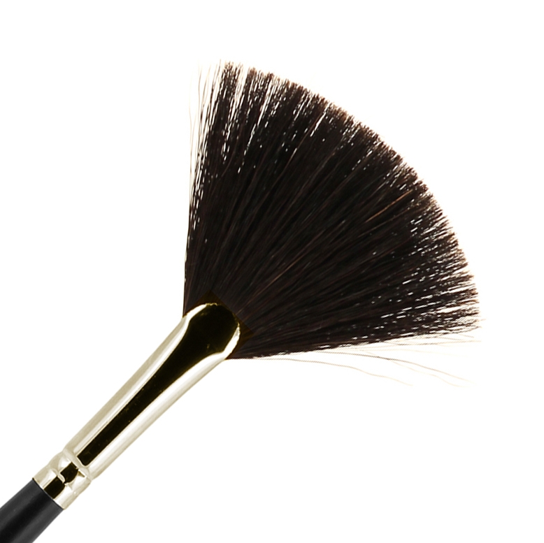 Как растушевываются тени и карандаш в макияже